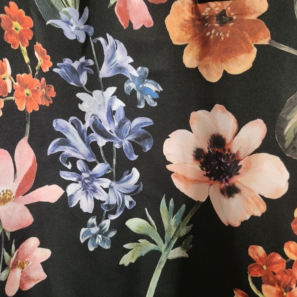 J. Crew Women’s Open V-neck top in midnight dutch floral size small - Picture 5 of 6